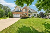 Firethorn Ct-S0907-001.jpg