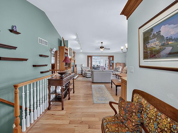 3rd image of 4131 Stone Brooke Rd