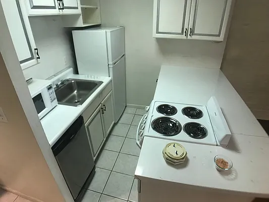 Rented by Roi Lidor, LREB | media 4