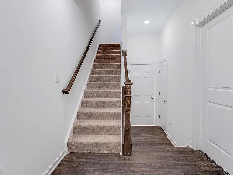 4725 Cherokee St — Photo 9