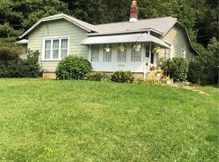 1989 Akron Peninsula Rd, Akron, OH 44313