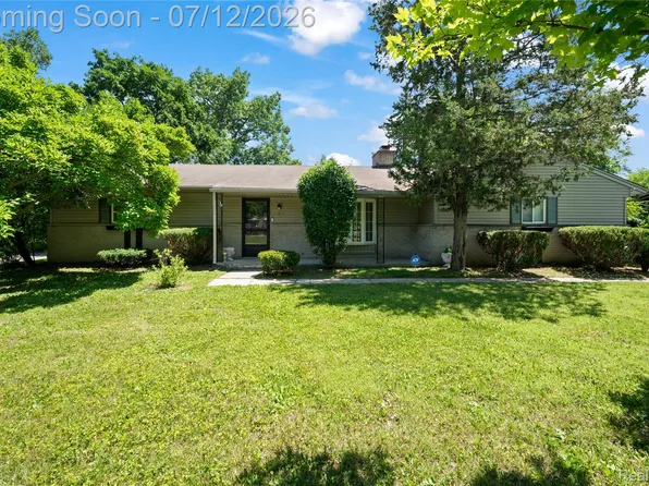 28924 Lorikay St, Farmington Hills, MI 48334