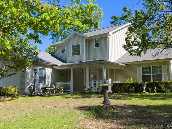 1725 Oak Bend Rd, Sunrise Beach, MO 65079