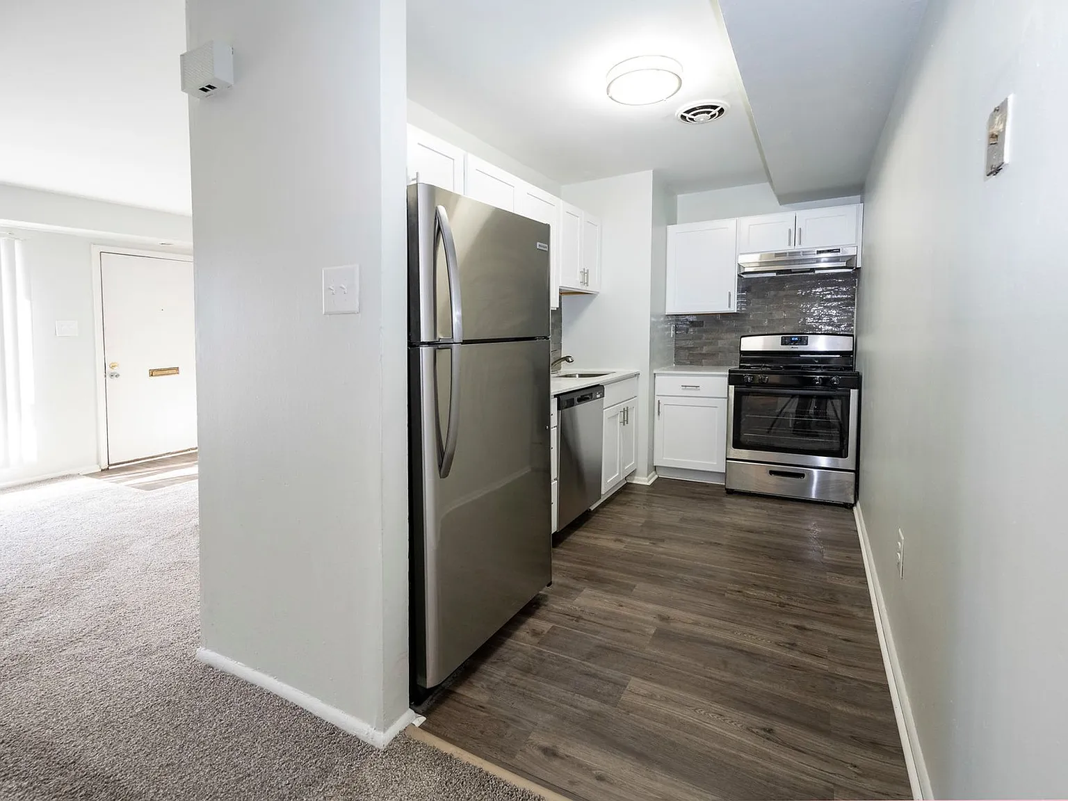 Tomlinson Court Apartments — Photo 4