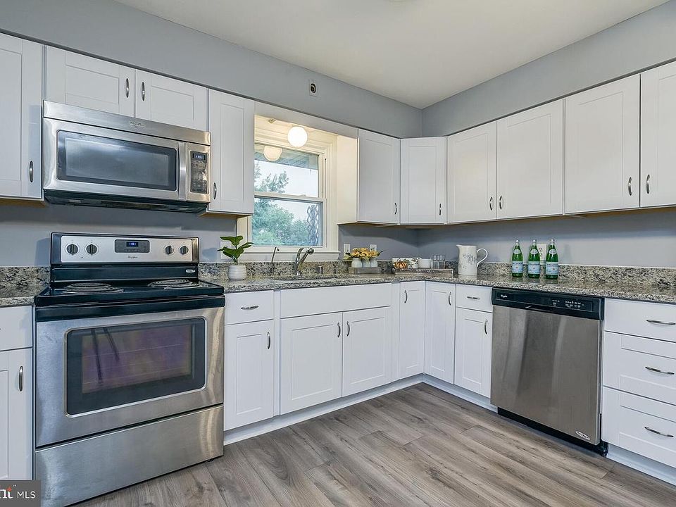 1st image of 438 Barnes Ave