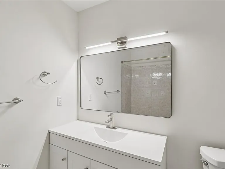 4473 Habersham Ln S — Photo 26