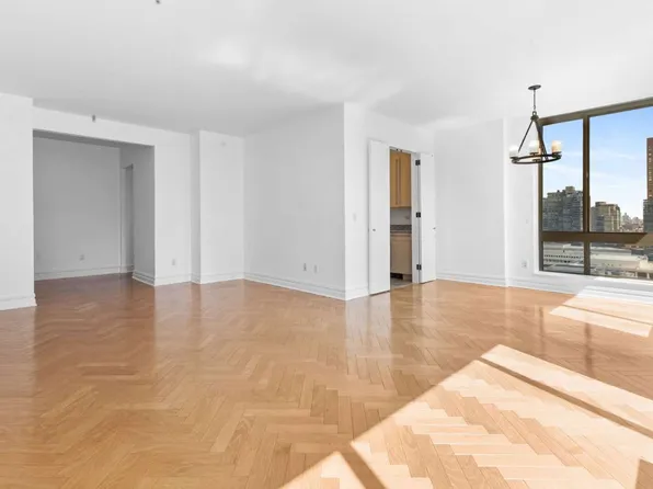 2 Columbus Avenue image 9 of 31