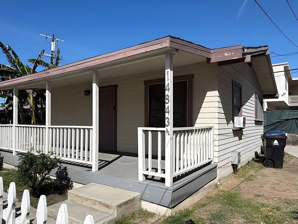 1st image of 14841 Sylvan St #148435