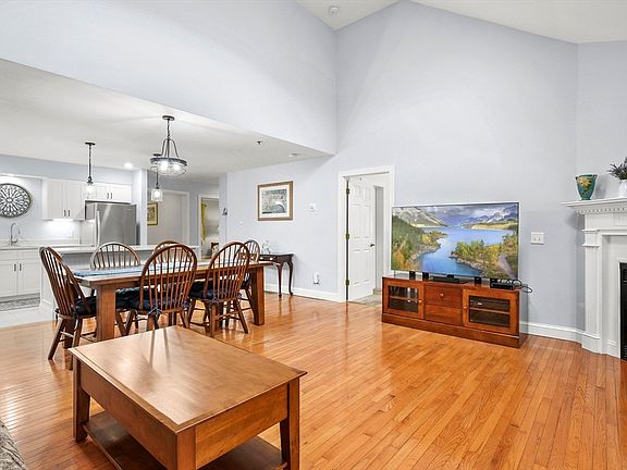 5th image of 179 Hillside Village Dr #179