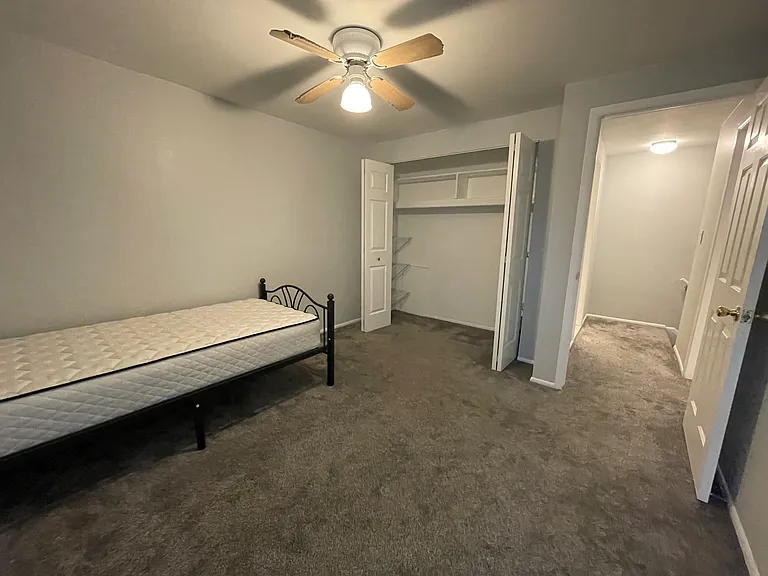 527 Longshore Dr #B — Photo 12