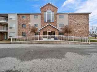 1061 Vansickle Rd N #303B, Saint Catharines, ON L2S2X4