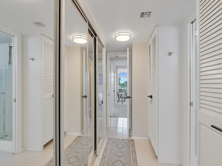 935 E Causeway Blvd #408 — Photo 14