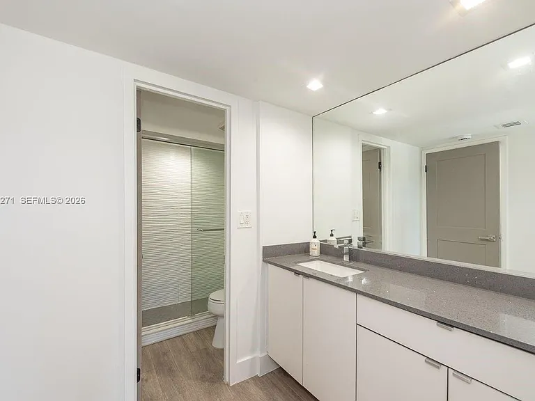 100 Bayview Dr #210 — Photo 10