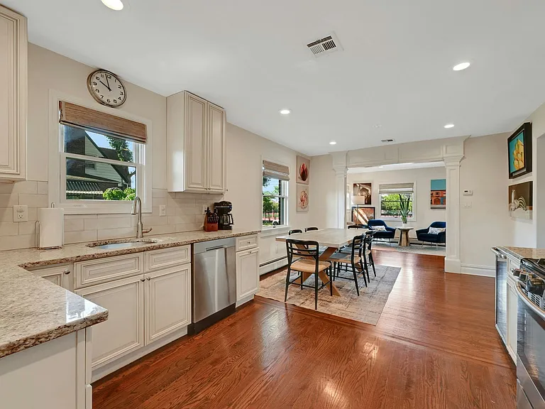 81 Riverview Ave — Photo 6