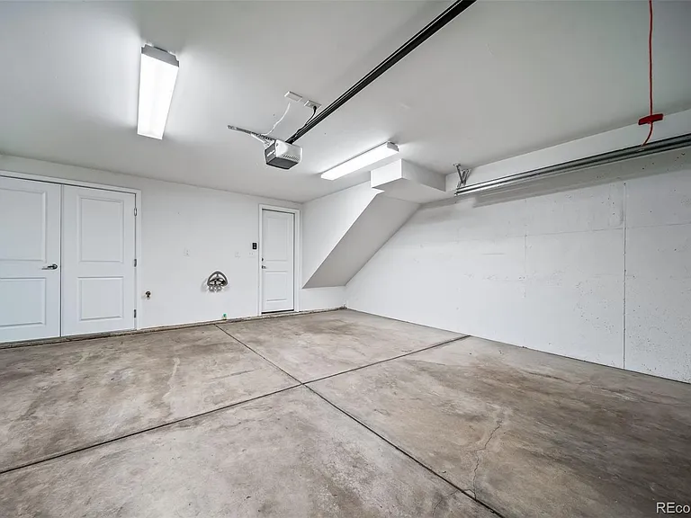 435 S Forest St #6 — Photo 38