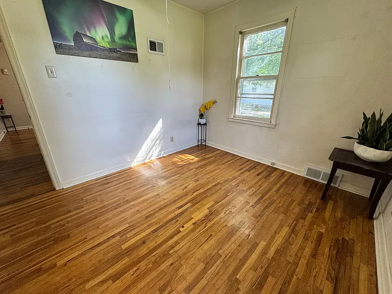 100 Norfolk Rd — Photo 31