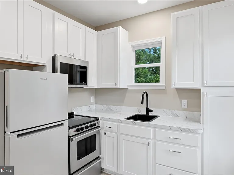 222 S Kent St — Photo 17