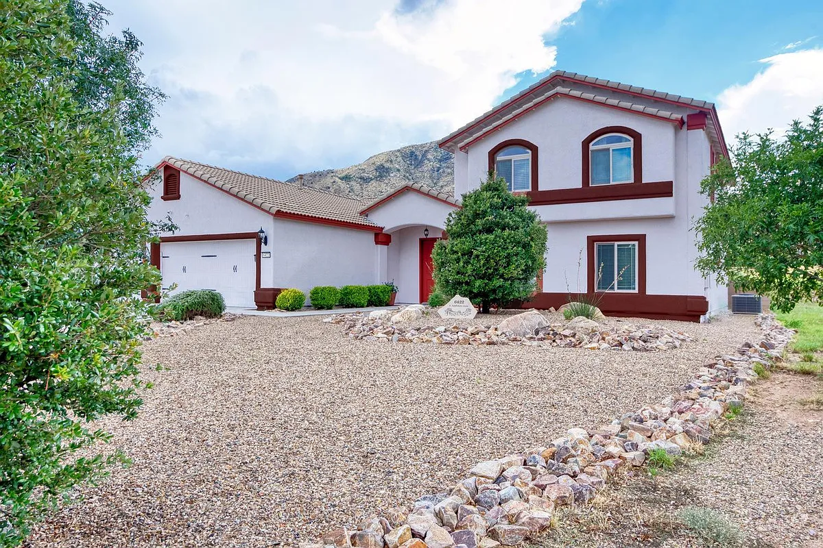 Building Photo - 6422 E Saddlehorn Cir