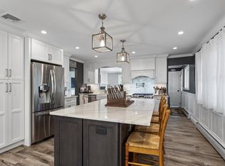 7 Manor Rd N, Greenlawn, NY 11740