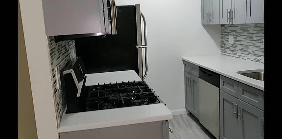 1st image of 3051 Randall Ave