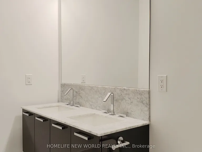 50 Charles St E #5103 — Photo 8
