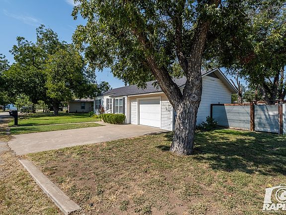 4th image of 204 Bluebonnet Dr
