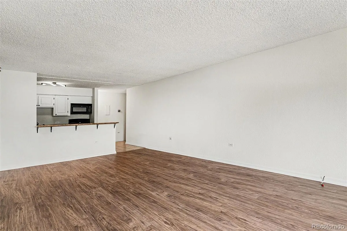 Building Photo - 1020 15th St #9J