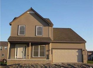 440 Hickory Bluff Ln, Chelsea, MI 48118