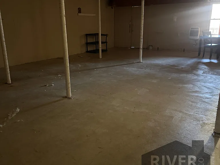 212 Woodcastle Dr — Photo 18