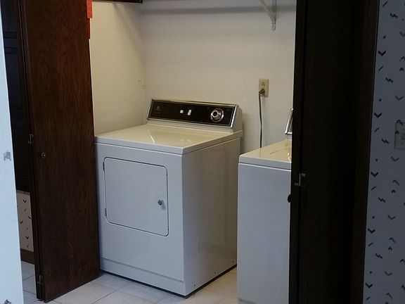 1st Floor Laundry & Mud Room