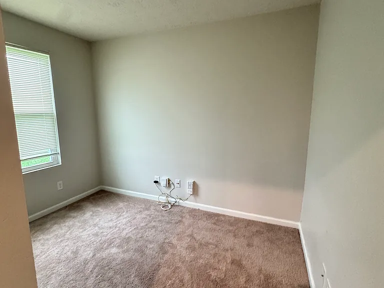 273 Campus Ln — Photo 7