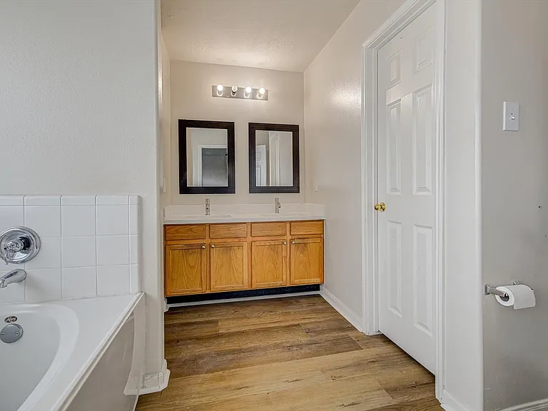 13983 Maximos Dr — Photo 21