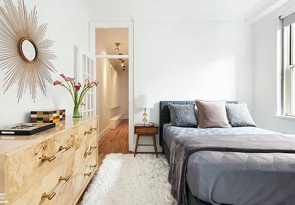 4th image of 15 E 10th St APT 5D