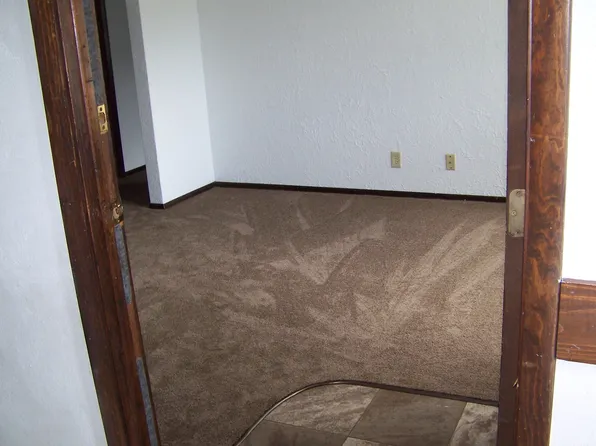 2213 Stoneybrook Rd, Pekin, IL 61554