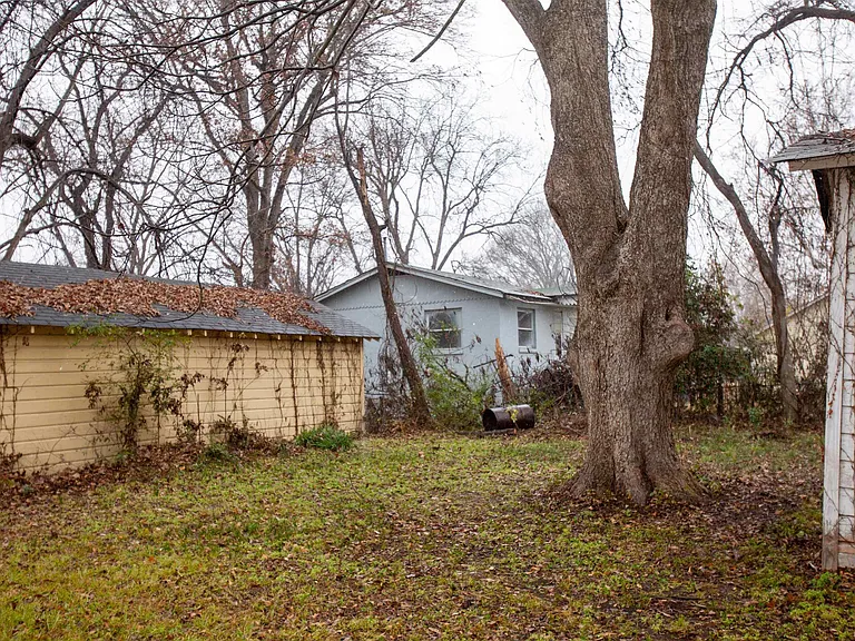4701 Atkins St — Photo 18