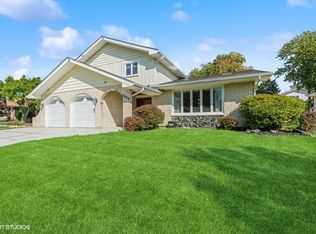 8448 Teakwood Ct, Orland Park, IL