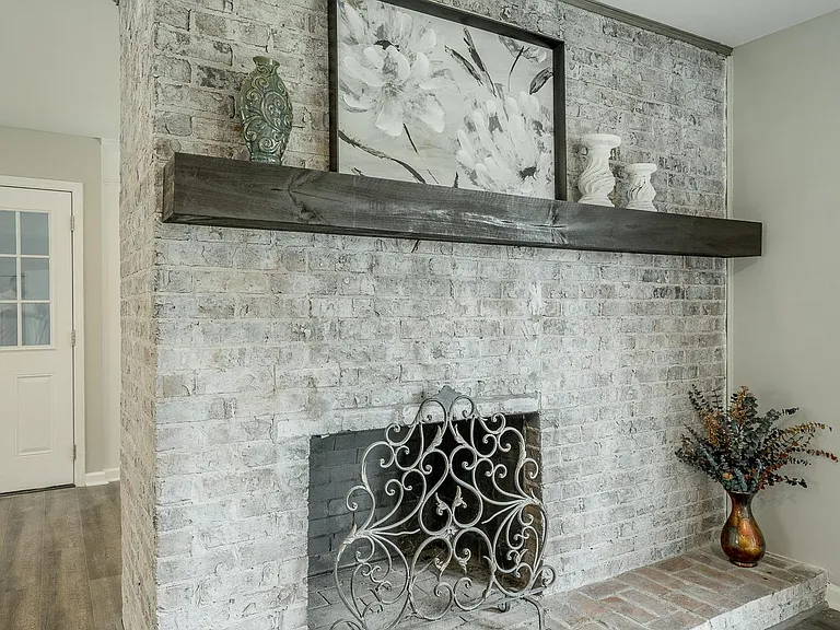 1403 Clearpoint Dr — Photo 59