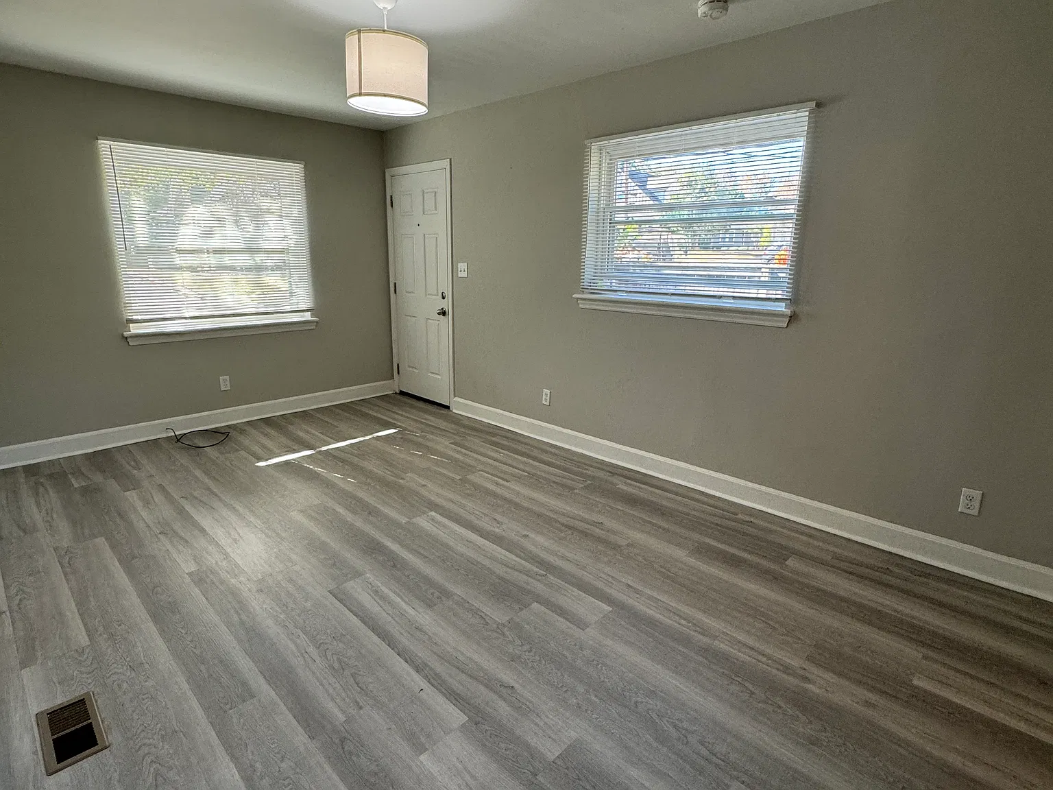 2 bed, 630 sqft, $1,600 — Photo 4