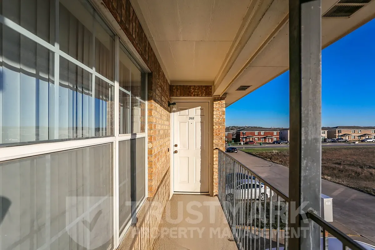 Building Photo - 700 S Amy Ln #205