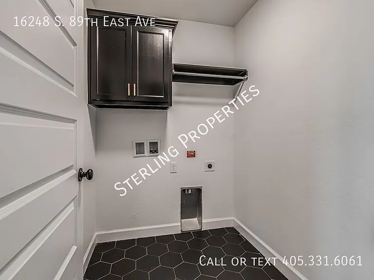 16248 S 89th East Ave — Photo 32