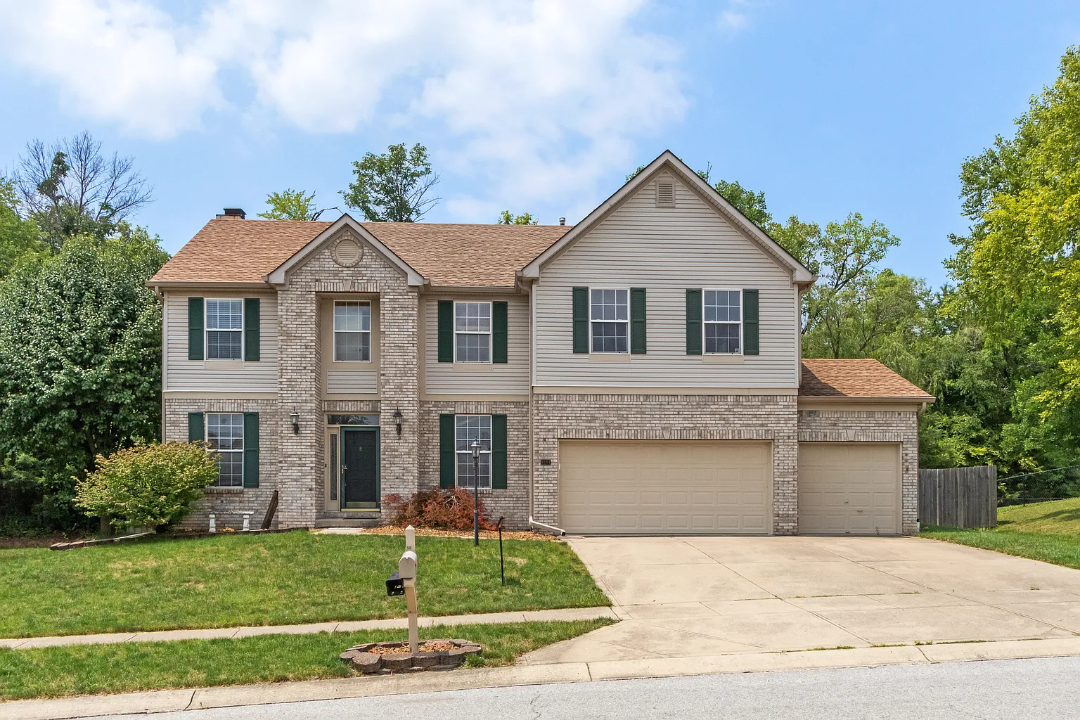 1284 White Ash Dr photo 1