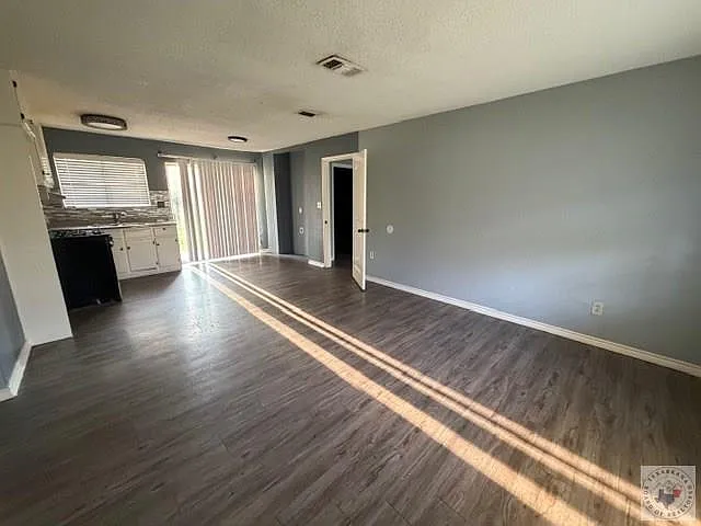 2907 Flower Acre Rd — Photo 3