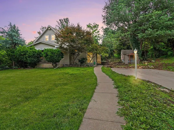 2508 SW Fillmore St, Topeka, KS 66611