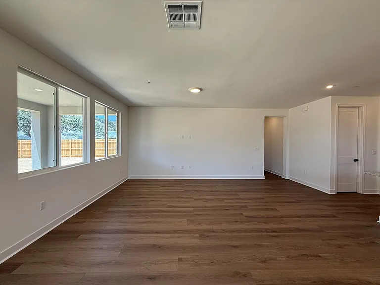 156 Coiner St — Photo 7