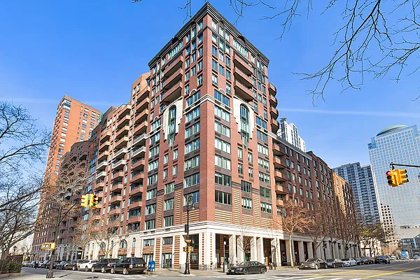 Sold by Univani Realty LLC | media 13