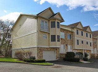 28 Belle Oak Ln, Belleville, NJ 07109