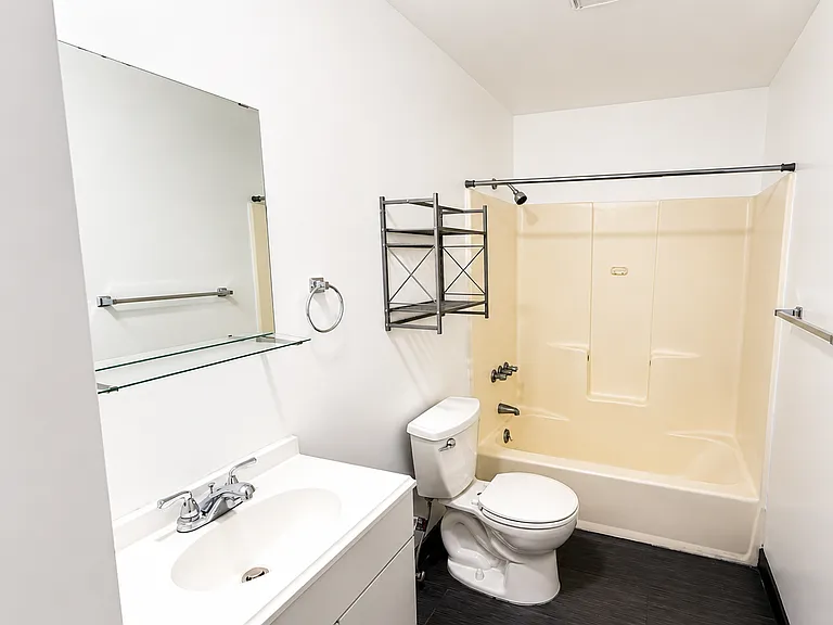 139 Washington St #202 — Photo 4