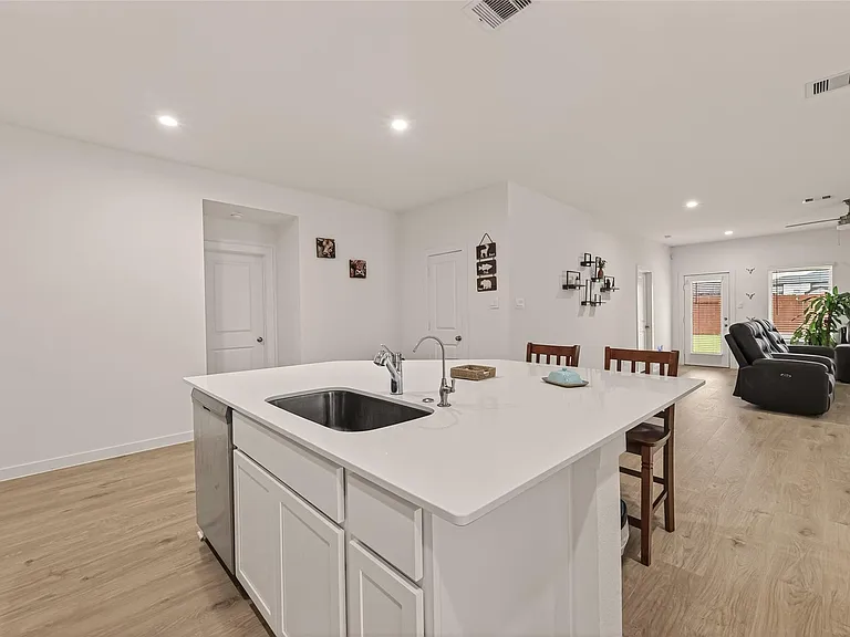 30518 White Cliff Ct — Photo 17
