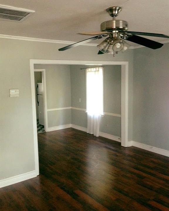 2nd image of 2209 N Brauer Ave