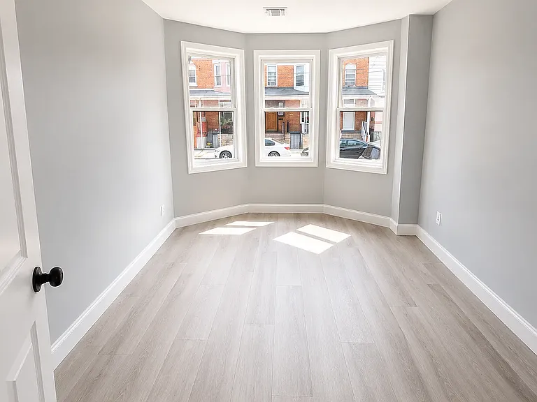 96 Eaton Pl #4 — Photo 3